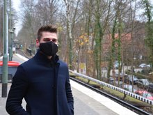 Am Ostende des Bahnsteigs verkehren viele Busse. Hier wird ein barrierefreier Eingang entstehen.