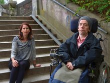 Katrin Hofmann und Christoph Duwe an einer der vielen Treppen am Alsterwanderweg