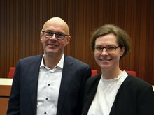 Bezirksamtsleiter Michael Werner-Boelz mit Sina Imhof