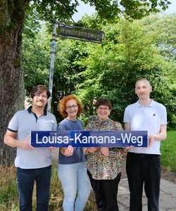 Foto (v.l.n.r.): Rachid Messaoudi (DIE LINKE), Karin Ros (SPD), Nadja Grichisch (Die GRÜNEN), und Robert Bläsing (FDP) am Woermannsweg (Reiffert/GRÜNE Fraktion Nord)